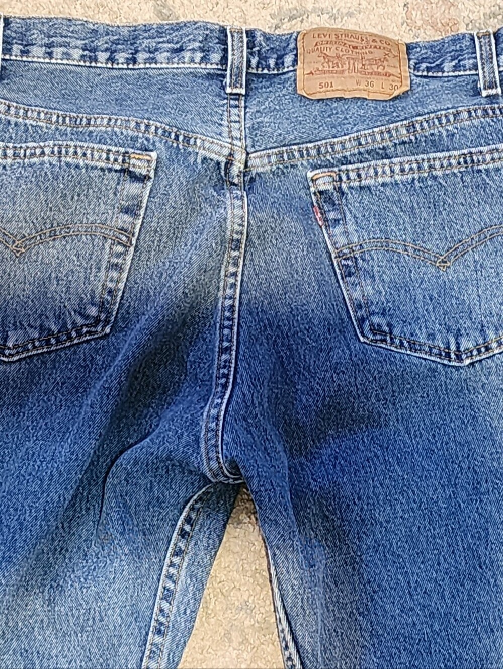 Vintage Levi's 501 Stonewash Jeans Made in USA 1992 W36 L30 Button-Fly (2)
